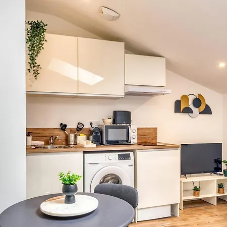 Le Factory - Contemporain - Proche Metro B Oullins