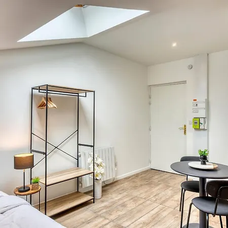 Le Factory - Contemporain - Proche Metro B Oullins